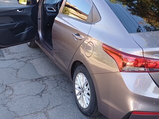 2019 Hyundai Solaris II, бежевый, 1650000 рублей, вид 2