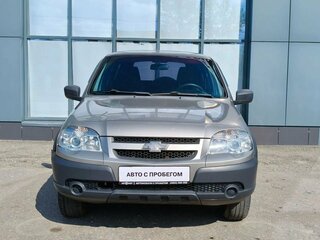 2017 Chevrolet Niva I Рестайлинг, серебристый, 499000 рублей, вид 5