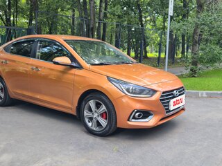 2017 Hyundai Solaris II, оранжевый, 990000 рублей, вид 3