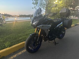 2018 Yamaha MT-09 Tracer (FJ-09), серебристый, 850000 рублей, вид 3