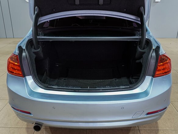 2013 BMW 3 серии 320i VI (F3x), синий - вид 25