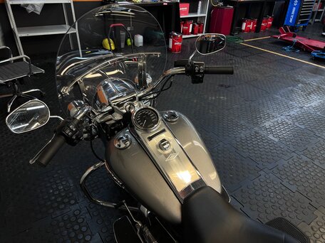 2016 Harley-Davidson Road King, бежевый, 1500000 рублей, вид 5