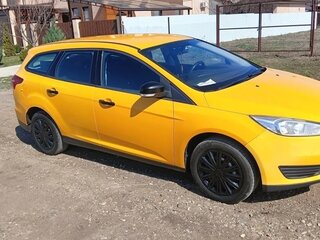 2015 Ford Focus III Рестайлинг, жёлтый, 550000 рублей, вид 2