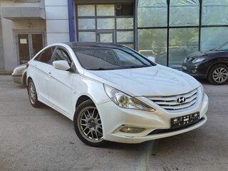 Hyundai Sonata VI (YF)