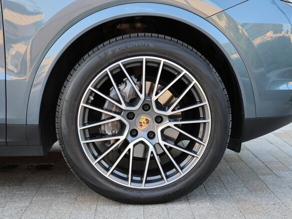 2020 Porsche Cayenne III, голубой, 5150000 рублей - вид 6