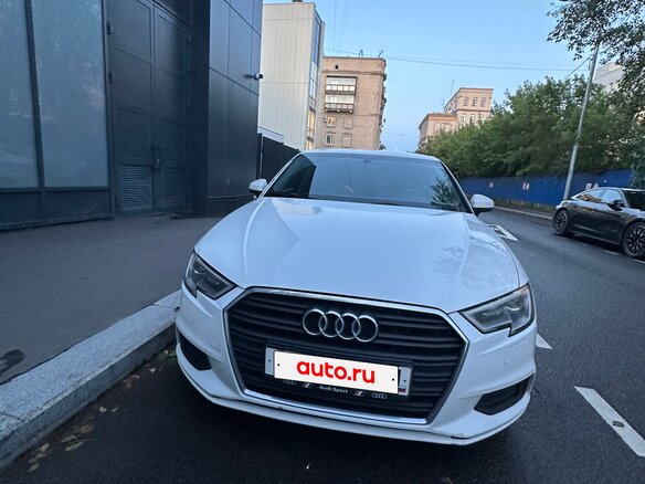 2018 Audi A3 III (8V) Рестайлинг, белый - вид 1