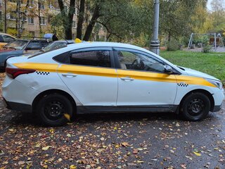 2019 Hyundai Solaris II, белый, 730000 рублей, вид 3