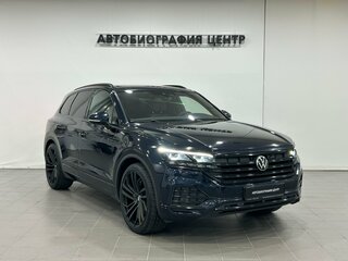 2021 Volkswagen Touareg III, чёрный, 5590000 рублей, вид 3
