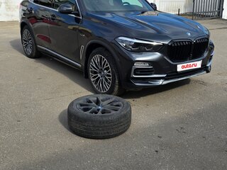 2022 BMW X5 45e IV (G05/G18), чёрный, 7500000 рублей, вид 3