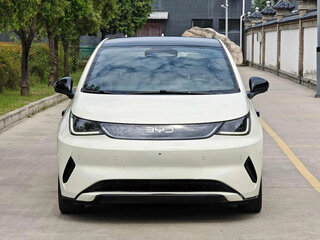 2025 BYD Dolphin 45.12 kWh I Рестайлинг, бежевый, 1498046 рублей, вид 2