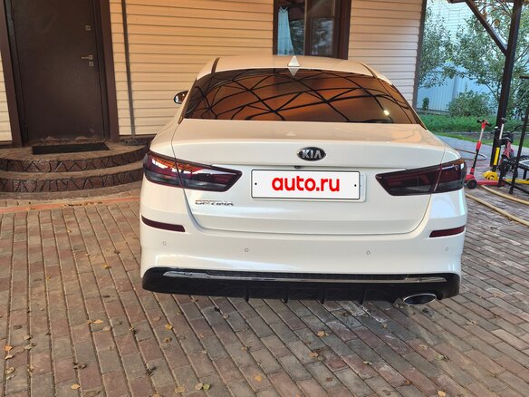 2019 Kia Optima IV Рестайлинг, белый, 1950000 рублей - вид 3