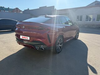 2020 BMW X6 30d III (G06), красный, 7500000 рублей, вид 5