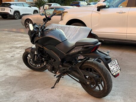 2020 Bajaj Dominar 400, чёрный, 360000 рублей, вид 4