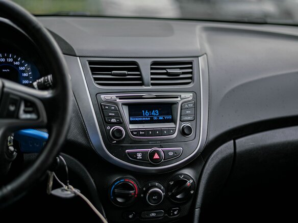 2014 Hyundai Solaris I Рестайлинг, коричневый, 875000 рублей - вид 6