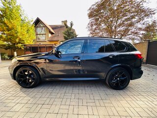 2018 BMW X5 40i IV (G05/G18), чёрный, 5180000 рублей, вид 4