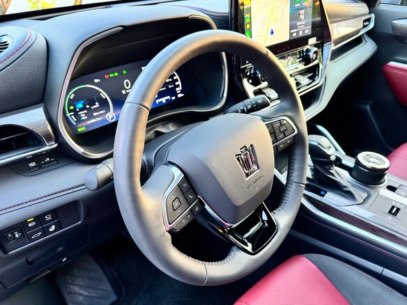 2024 Toyota Crown Kluger, чёрный, 6600000 рублей - вид 12