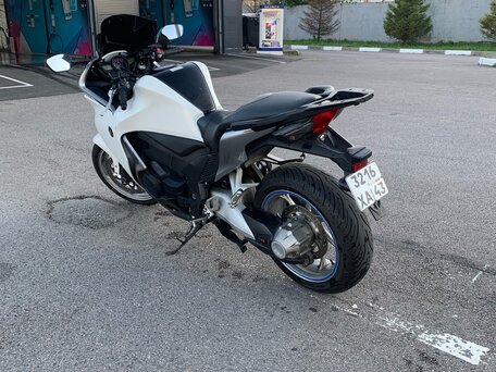2011 Honda VFR 1200, белый, 719000 рублей, вид 4