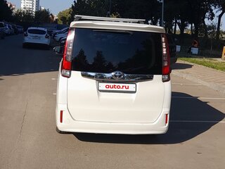 2015 Toyota Noah III (R80), белый, 1300000 рублей, вид 3
