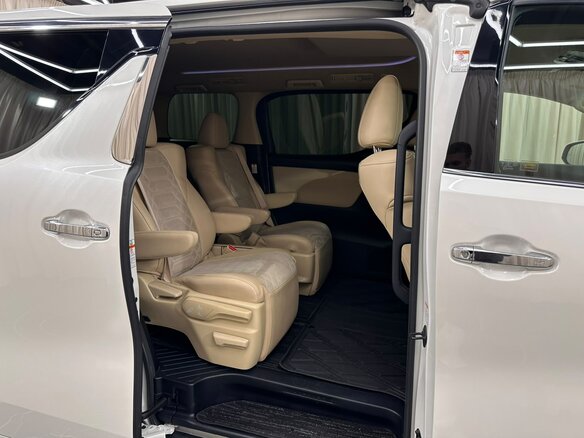 2018 Toyota Alphard III Рестайлинг, белый, 4299900 рублей - вид 19