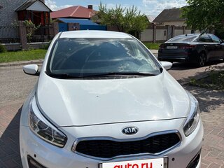 2017 Kia Ceed II Рестайлинг, белый, 1280000 рублей, вид 2