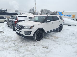 2015 Ford Explorer V Рестайлинг, белый, 2200000 рублей, вид 1