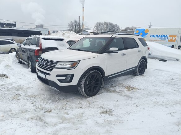 2015 Ford Explorer V Рестайлинг, белый, 2200000 рублей