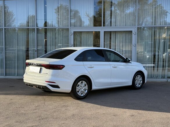 2024 Geely Emgrand II, белый, 1659000 рублей - вид 4