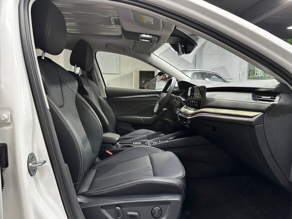 2022 Skoda Octavia IV (A8), белый - вид 9