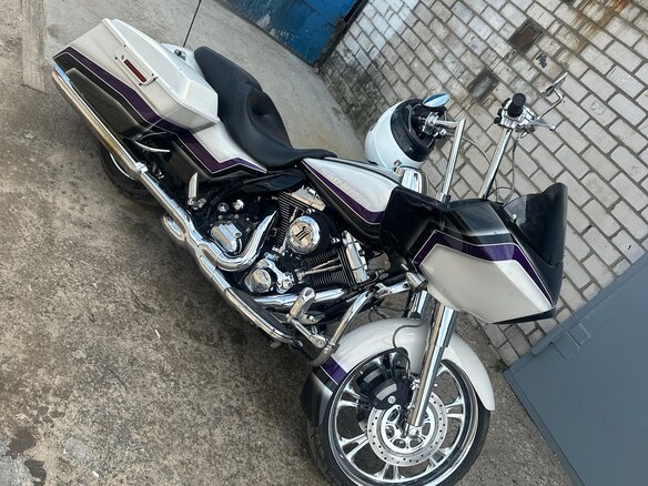 2010 Harley-Davidson Road Glide, белый, 1050000 рублей - вид 4