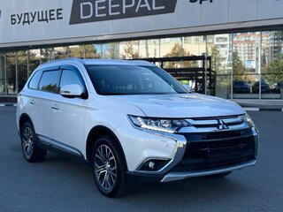 2018 Mitsubishi Outlander III Рестайлинг 3, белый, 2190000 рублей, вид 3