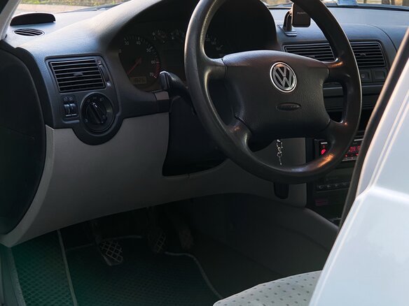 2001 Volkswagen Golf IV, серебристый - вид 13
