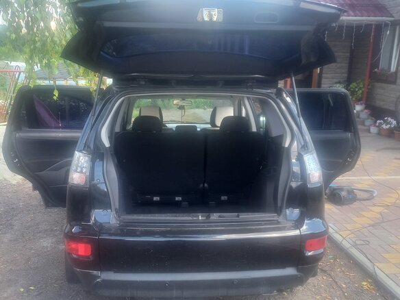 2010 Mitsubishi Outlander II Рестайлинг, чёрный, 1050000 рублей - вид 4