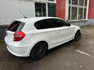 2011 BMW 1 серии 116i I (E81/E82/E87/E88) Рестайлинг, белый, 680000 рублей, вид 3