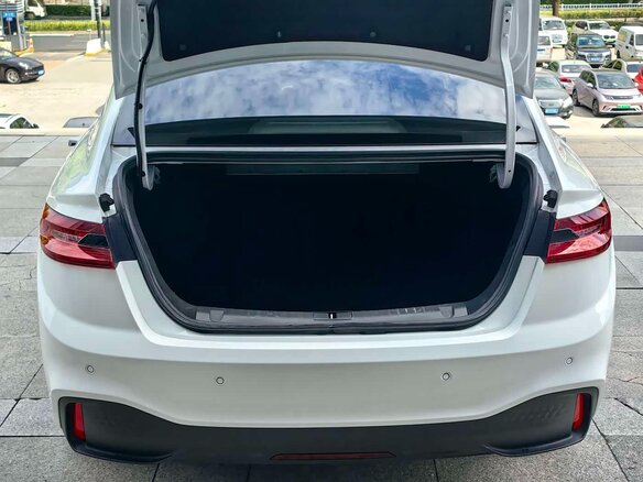 2023 Geely Geometry A, белый, 1650000 рублей - вид 7