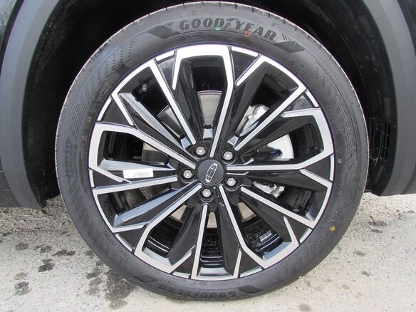 2026 Geely Monjaro (Xingyue L) I Рестайлинг 2 (China Market), чёрный, 4190000 рублей - вид 16