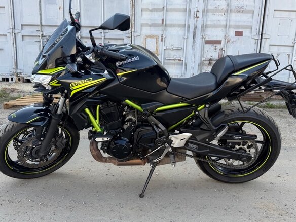 2020 Kawasaki Z 650, чёрный, 599000 рублей - вид 1