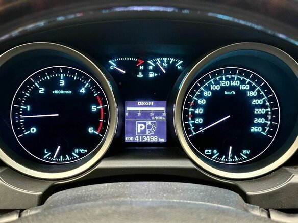 2010 Toyota Land Cruiser 200 Series, серый, 2361000 рублей - вид 28