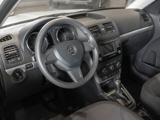 2015 Skoda Yeti I Рестайлинг, белый, 1374154 рублей, вид 5