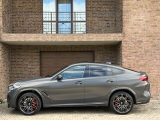 2021 BMW X6 M Competition III (F96), серый, 10200000 рублей, вид 4
