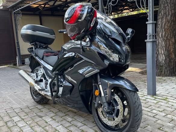 2020 Yamaha FJR1300, серый, 1200000 рублей