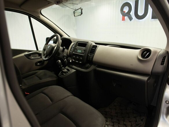 2015 Renault Trafic III, серебристый, 1895000 рублей - вид 18