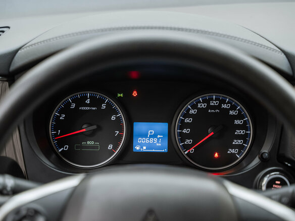 2022 Mitsubishi Outlander III Рестайлинг 3, белый, 2800000 рублей - вид 13