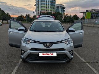 2016 Toyota RAV4 IV (XA40) Рестайлинг, серебристый, 1850000 рублей, вид 1