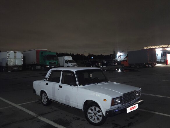 2001 Lada (ВАЗ) 2107, белый, 150000 рублей - вид 1