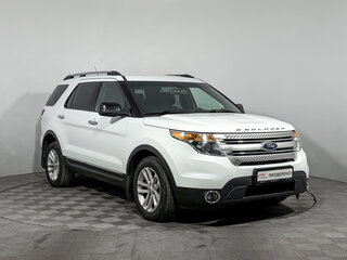 2014 Ford Explorer V, белый, 1828900 рублей, вид 3