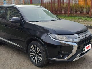 2019 Mitsubishi Outlander III Рестайлинг 3, чёрный, 1790000 рублей, вид 1