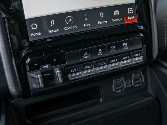 2022 Ram 1500 Crew Cab TRX V, красный - вид 17