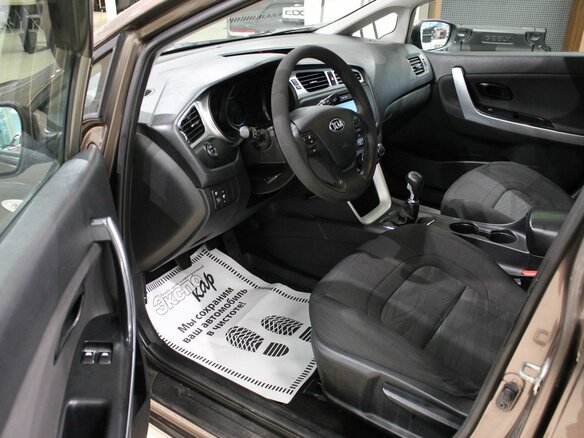 2013 Kia Ceed II, коричневый, 890000 рублей - вид 8