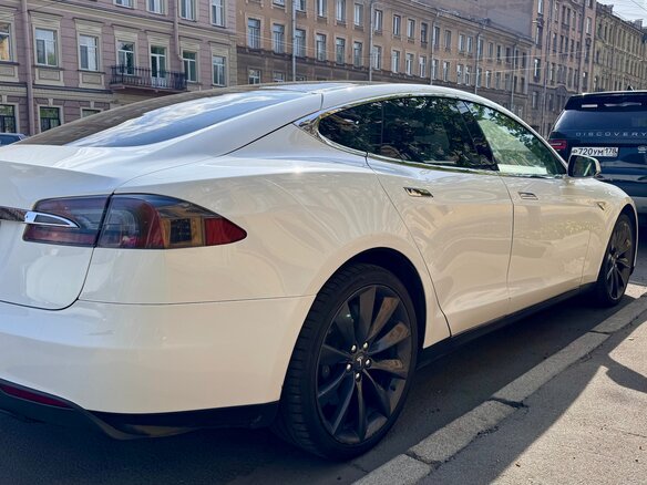 2012 Tesla Model S S85 I, белый, 1999000 рублей - вид 2