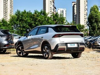 2026 Changan Qiyuan Q05 51.9 kWh II, серебристый, 2000000 рублей, вид 3